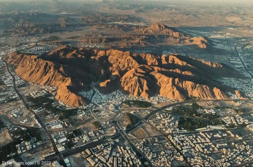 Les mérites du mont Uhud 2 Mont Uhud